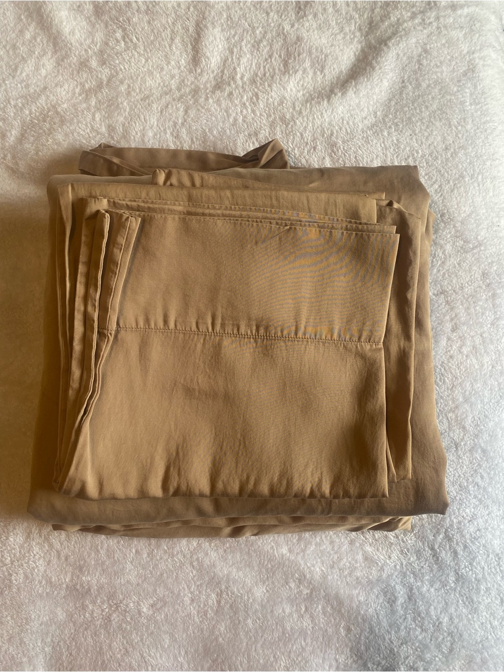 Set of King size bedsheets.